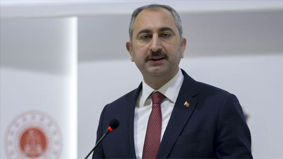 Adalet Bakanı Gül: Yargı hiçbir yerden ve kimseden emir almaz