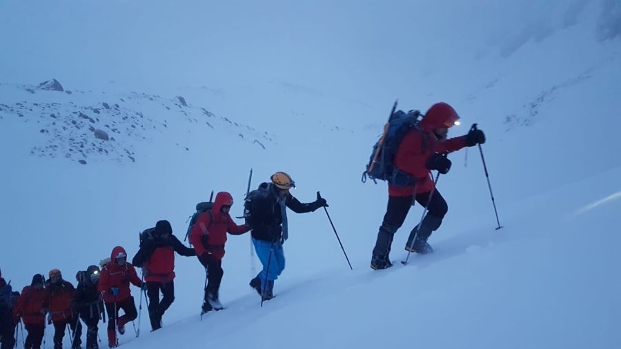 Şanlıurfalı dağcılar Berit Dağına tırmandı