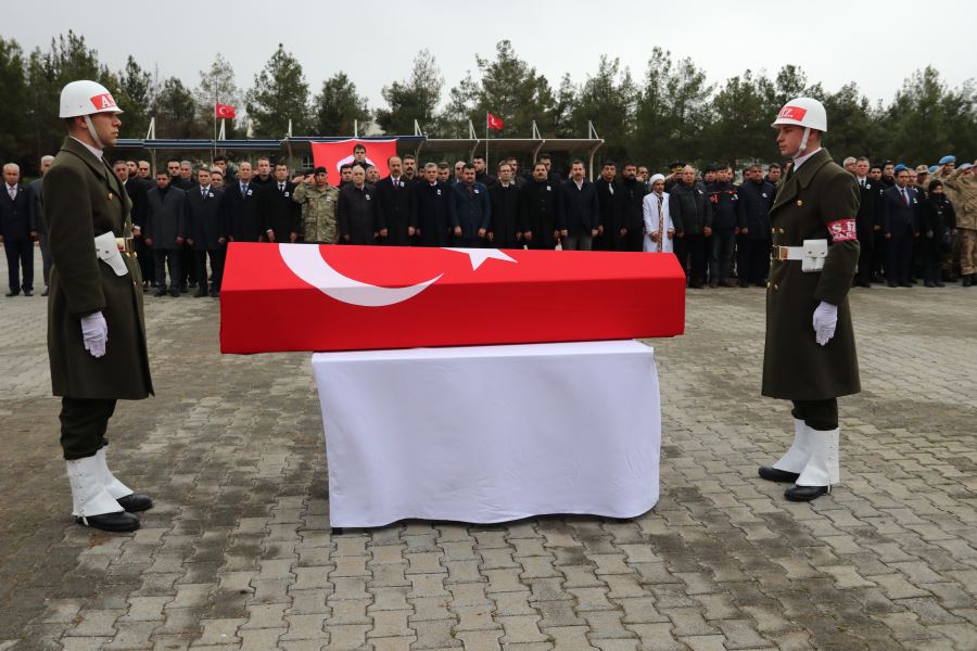 Şehit için Şanlıurfa 20. Zırhlı Tugay Komutanlığında tören düzenlendi