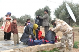 Suriye`deki Şehit Ailelerine Giyim Yardımı