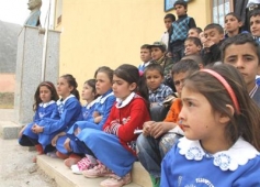 Köy Öğrencileri Öğretmen Bekliyor