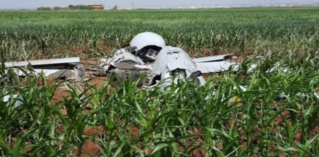 Mısır tarlasına insansız hava aracı düştü
