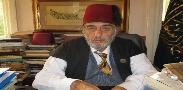 Ünlü Tarihçi Kadir Mısıroğlu hayatını kaybetti
