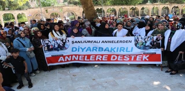 Şanlıurfalı kadınlardan Diyarbakır`daki annelere destek