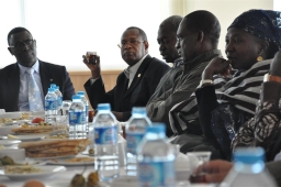 OSM Senegallilere esin kaynağı oluyor