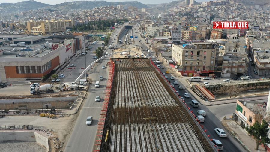 KARAKOYUNLU KÖPRÜLÜ KAVŞAĞI VE VİYADÜĞÜNDE BETON DÖKÜMÜ