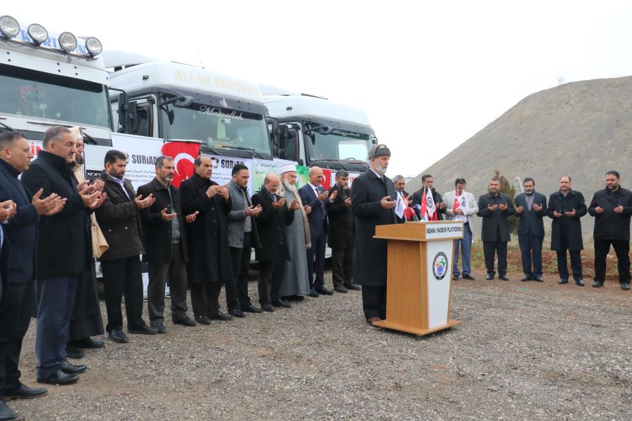 Şanlıurfa’dan İdlib’e 3 tır insani yardım malzemesi gönderildi