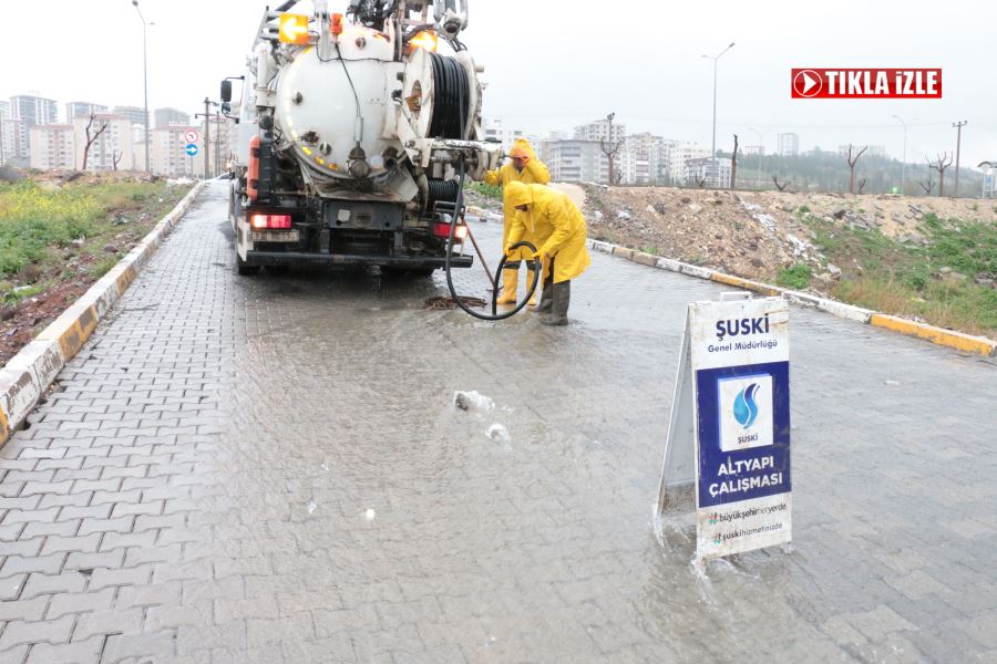 ŞUSKİ’DE SAĞANAK YAĞIŞ MESAİSİ