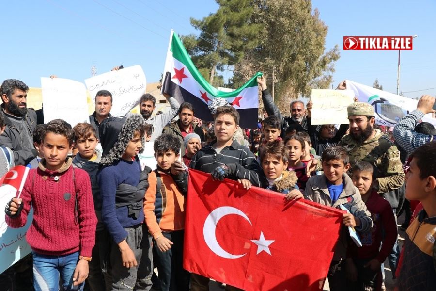 Telabyad’da Binlerce Kişi Şehitler ve Türkiye İçin Toplandı