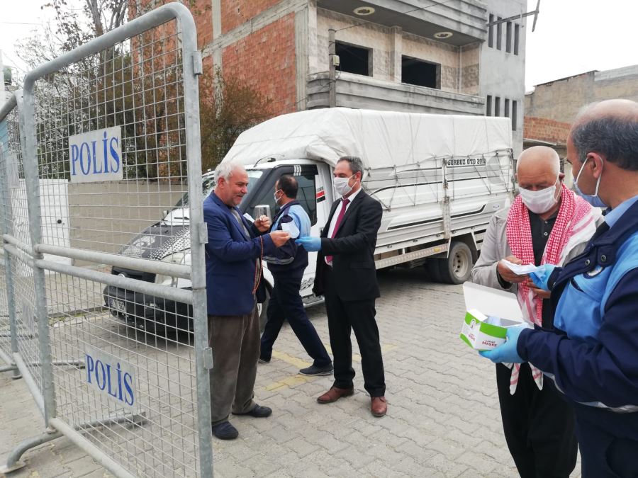 Semt pazarlarında Koronavirüs tedbirleri sıkı tutuluyor