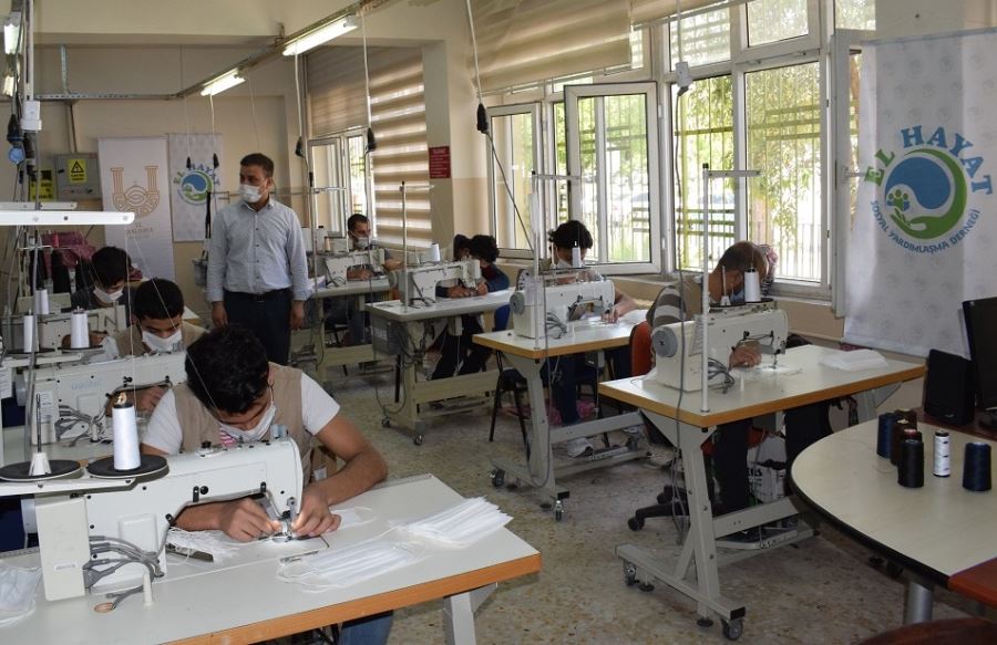 El Hayat Derneği 100 Bin Maske Üretti