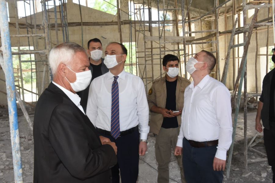 Vali Erin, Eyüpnebi Ziyaretgâhındaki İnşaat Çalışmalarını İnceledi