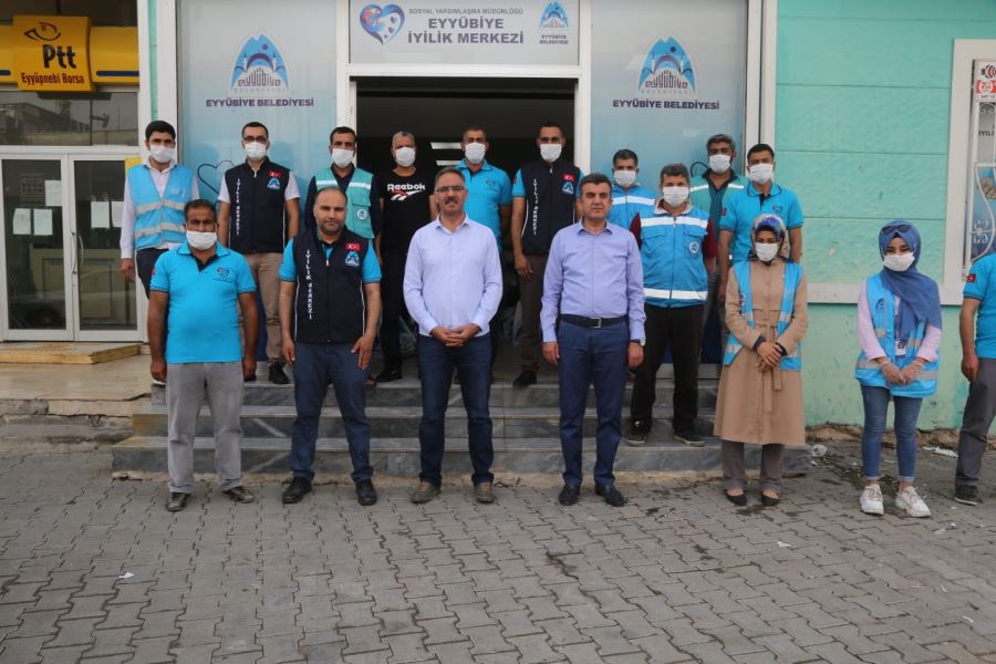EYYÜBİYE BELEDİYESİ 500 YETİMİ GİYDİRDİ. 