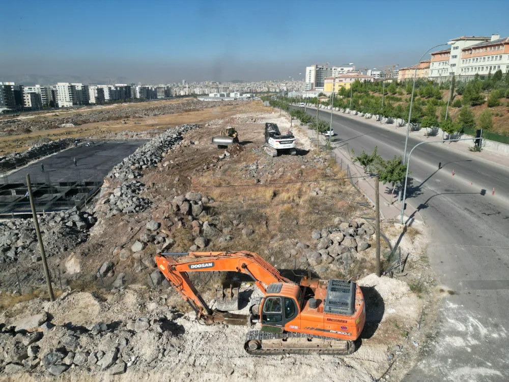 BÜYÜKŞEHİR’DEN FAHRETTİN PAŞA BULVARINDA YOL GENİŞLETME ÇALIŞMASI