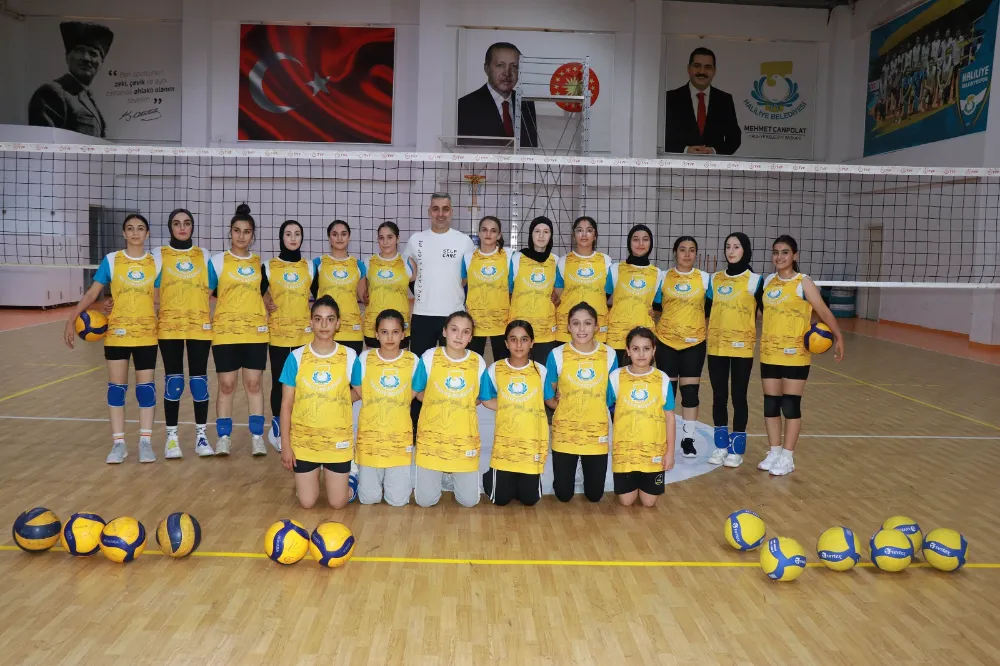 VOLEYBOL KURSU ÖĞRENCİLERİNDEN BAŞKAN CANPOLAT’A TEŞEKKÜR 