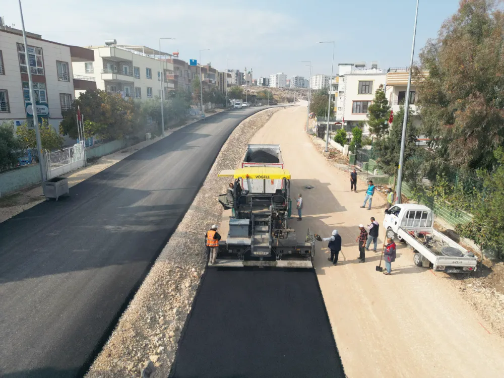 BÜYÜKŞEHİR BELEDİYESİ’NDEN BATIKENT MAHALLESİNDE ASFALTLAMA ÇALIŞMASI