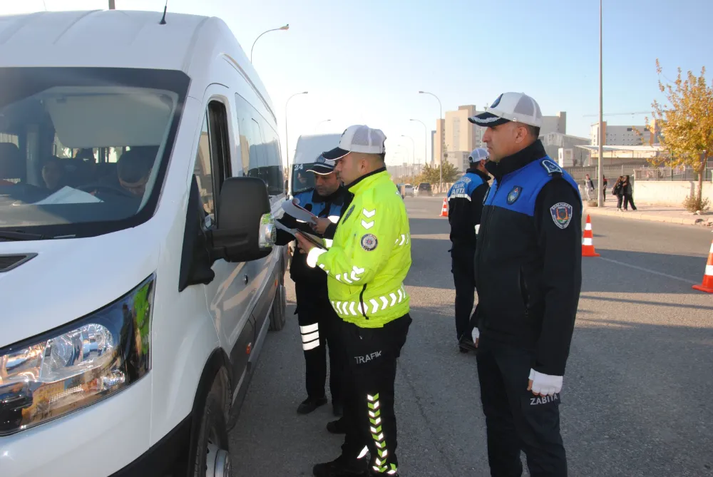 BÜYÜKŞEHİR ZABITASINDAN OKUL SERVİSLERİNE DENETİM