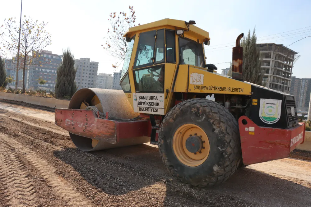 BÜYÜKŞEHİR ATAŞEHİR MAŞUK - TOKİ YOLUNDA ASFALT ÖNCESİ ÇALIŞMALARA BAŞLADI