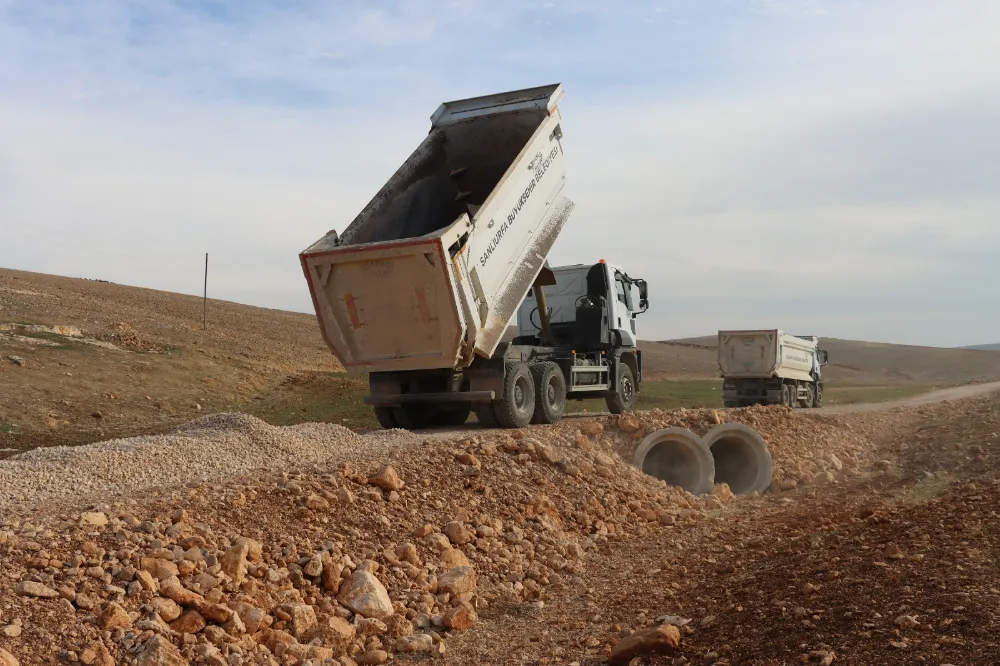 BÜYÜKŞEHİR’DEN 3 İLÇEDE YOL ÇALIŞMASI