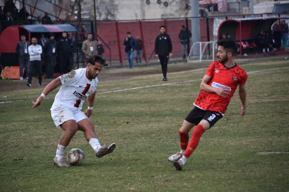 Siverek Belediyespor ligin ilk yarısını lider olarak tamamladı