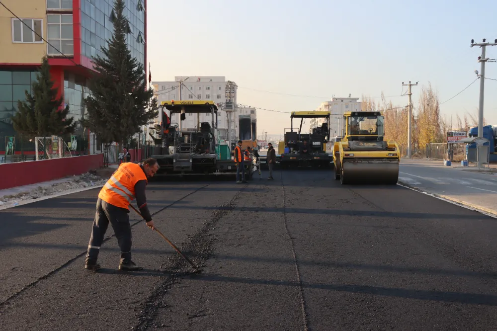 BÜYÜKŞEHİR KONUKLU‘DA 1. ETAP ASFALTLAMA ÇALIŞMALARINI TAMAMLADI