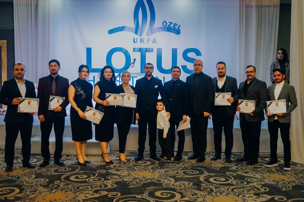 LOTUS HASTANESİNDEN ÇALIŞANLARINA YIL SONU SÜRPRİZİ