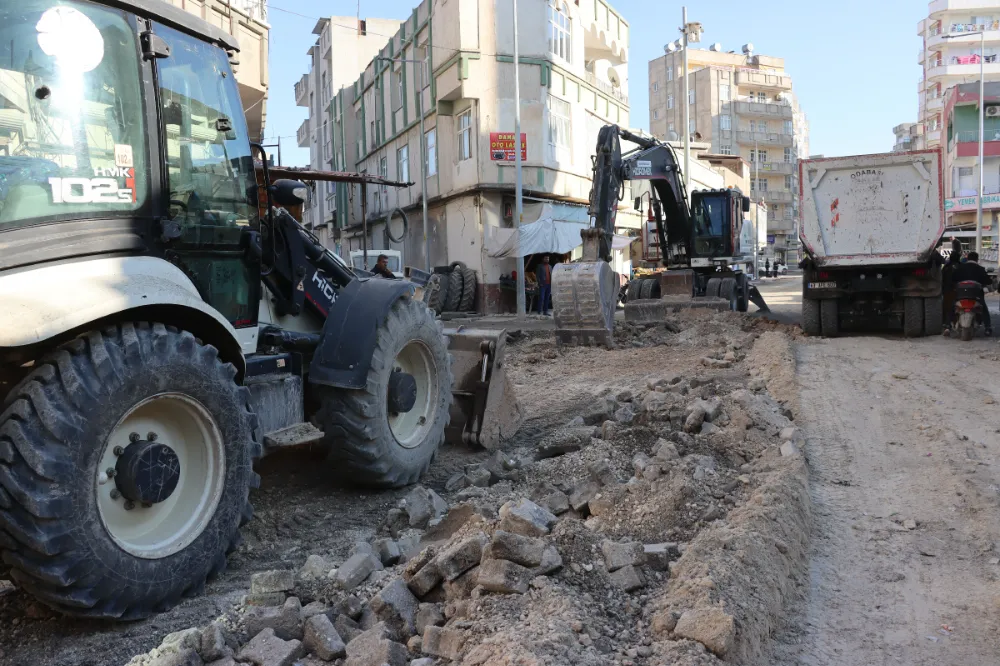 ŞANLIURFA BÜYÜKŞEHİR BELEDİYESİ SURUÇ’UN YOLLARINI YENİLİYOR