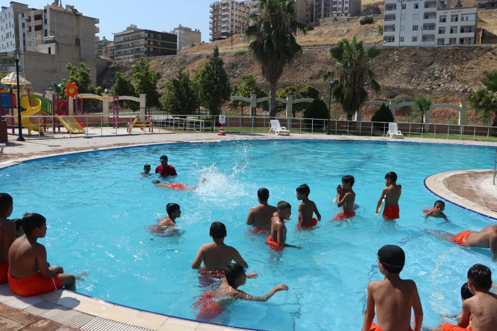 BÜYÜKŞEHİR’DEN SERİNLETEN EĞİTİM