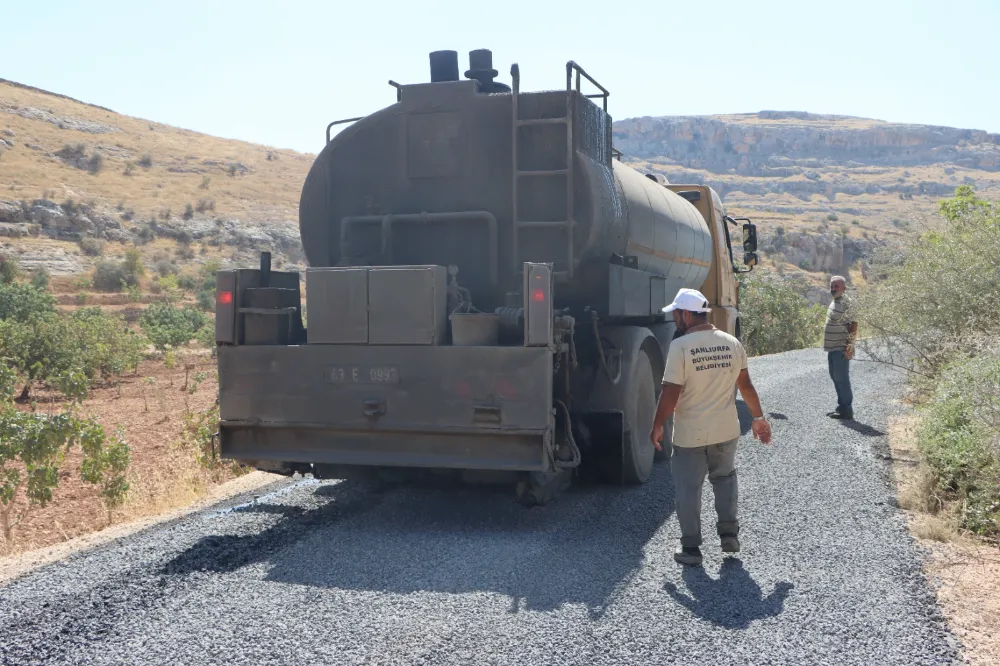 KIRSAL’DA YOLLAR DAHA GÜVENLİ VE KONFORLU HALE GETİRİLİYOR
