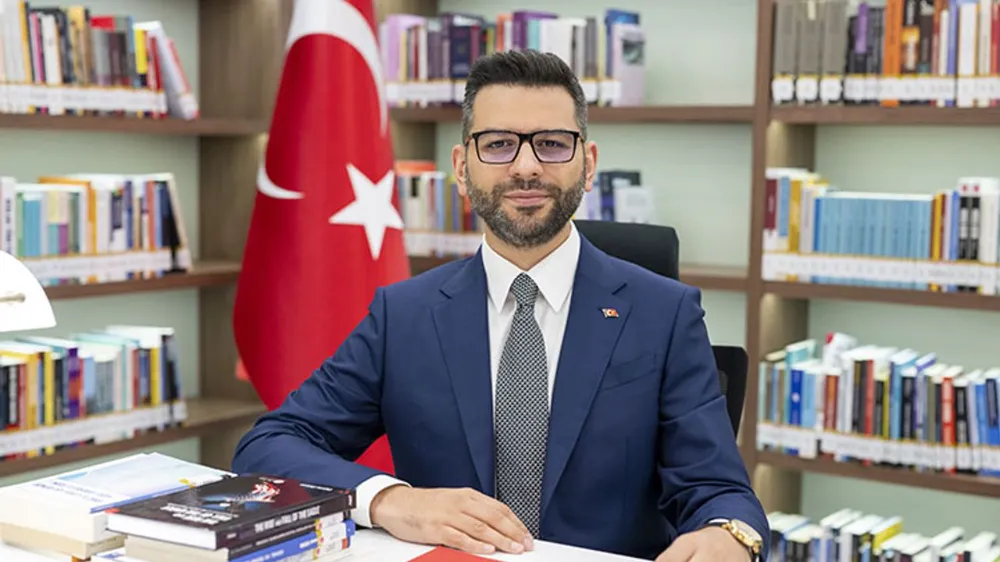 İletişim Başkan Yardımcısı Doç. Dr.Özdemir’den yeni bir küresel sistem kitabı