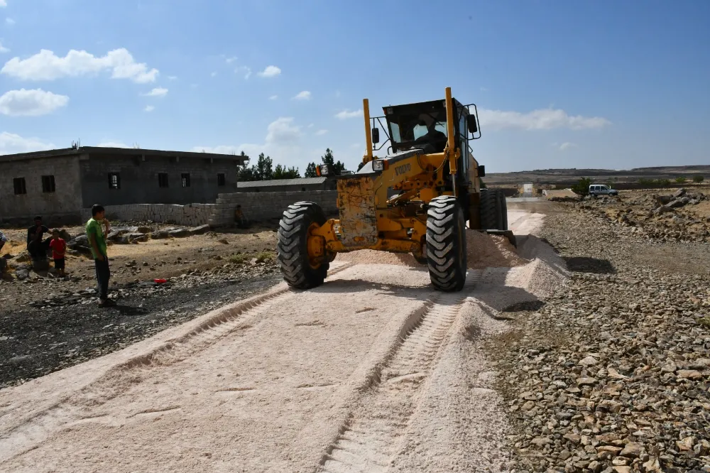 SİVEREK BELEDİYESİ KIRSALDA YOL SORUNUNU ÇÖZÜME KAVUŞTURUYOR