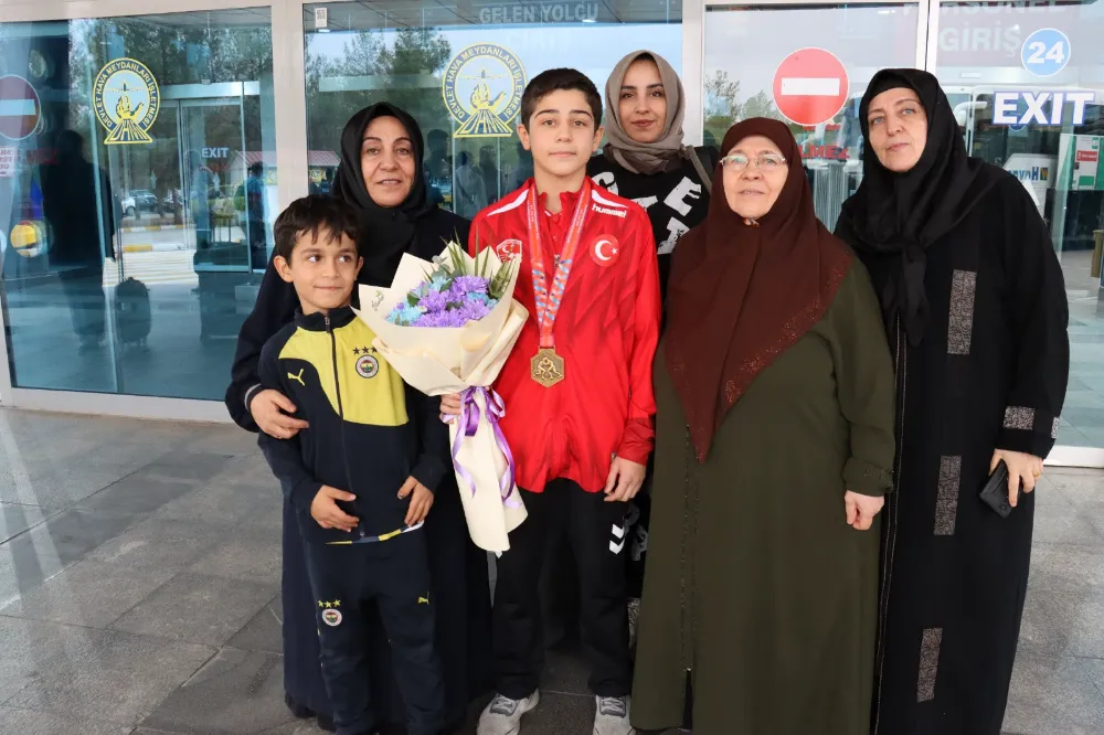 BALKAN ŞAMPİYONU MEMLEKETİ ŞANLIURFA’DA COŞKUYLA KARŞILANDI