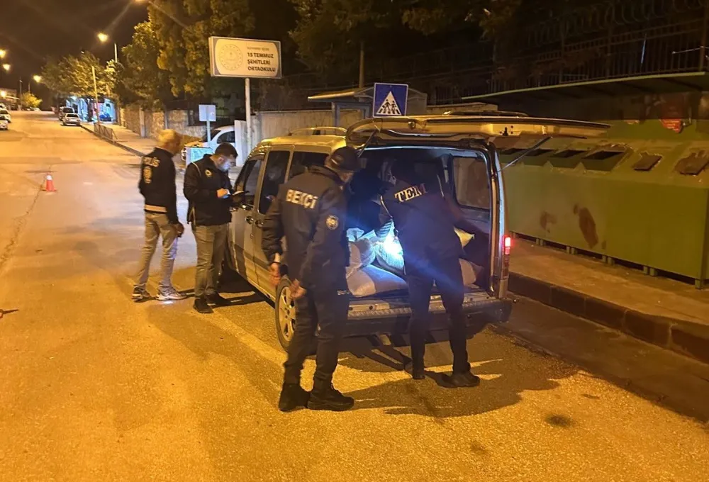 ÇEŞİTLİ SUÇLARDAN ARANAN 4 ŞAHIS YAKALANDI