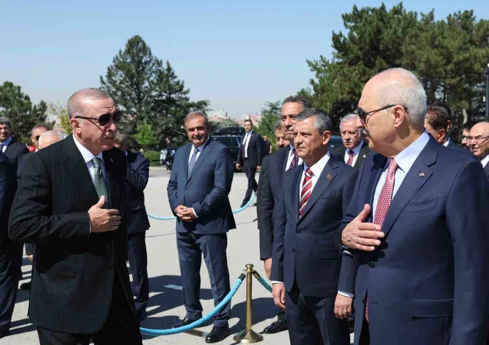 CUMHURBAŞKANI ERDOĞAN BAŞKANLIĞINDAKİ DEVLET ERKANI ANITKABİR’İ ZİYARET ETTİ