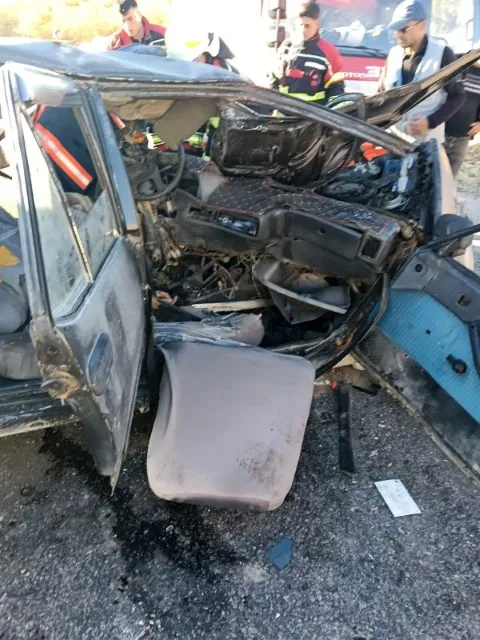 MERSİN’DE TARIM İŞÇİLERİNİ TAŞIYAN MİDİBÜS OTOMOBİLLE ÇARPIŞTI: 3 ÖLÜ, 12 YARALI