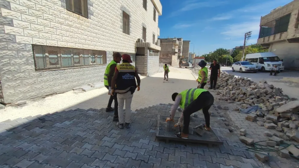 EYYÜBİYE’DE YOL YAPIM SEFERBERLİĞİ DEVAM EDİYOR