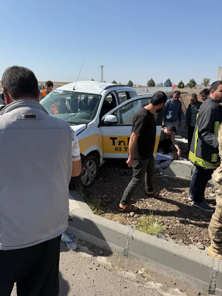 SİVEREK’TE HASTANE KAVŞAĞINDA KAZA: 4 YARALI