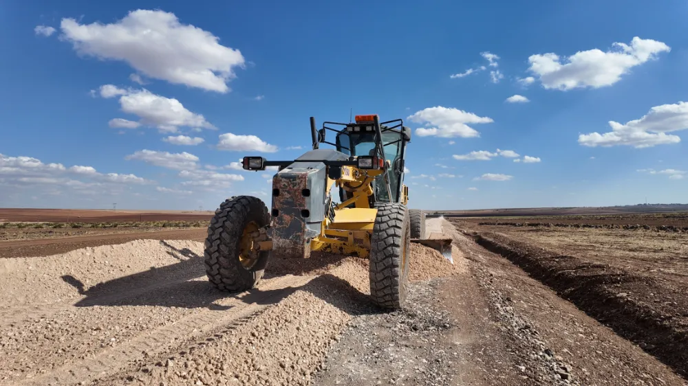 BÜYÜKŞEHİR, HİLVAN’DA 5 KİLOMETRELİK YOLUN SATHİ ASFALT ÇALIŞMALARINI TAMAMLADI