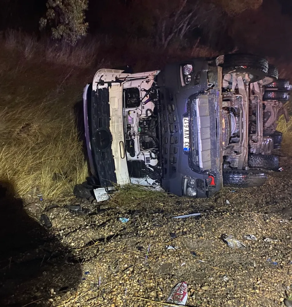 OTOMOBİL İLE KAMYON ÇARPIŞTI: 1’İ AĞIR, 3 YARALI