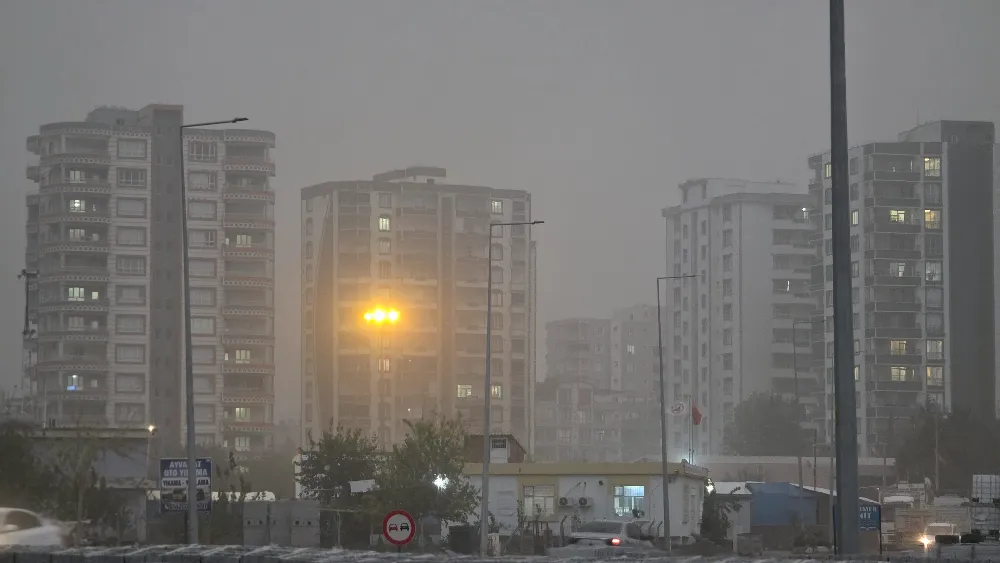 SİVEREK’TE TOZ TAŞINIMI HAYATI OLUMSUZ ETKİLEDİ