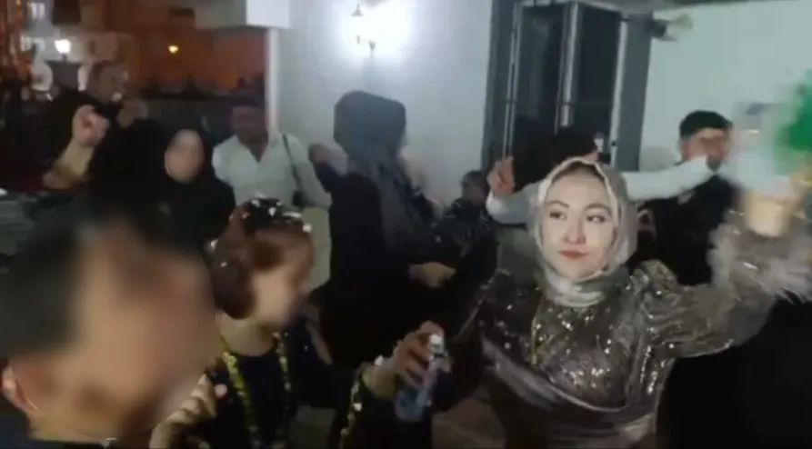 DÜĞÜNDE POMPALI TÜFEKLE VURULAN İKLİMYA