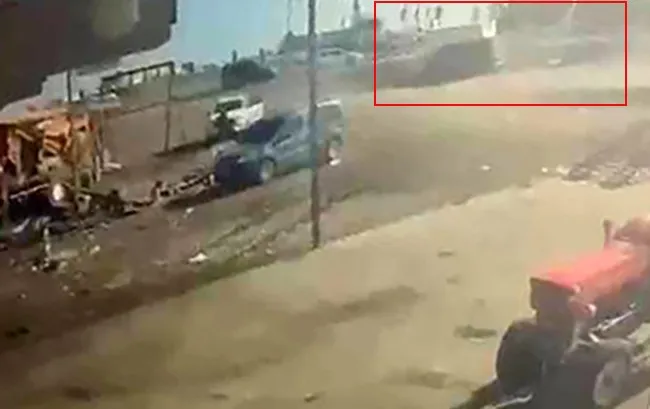 DİYARBAKIR’DA FECİ KAZA: TIR, İKİ ARACI BİÇTİ: 2 ÖLÜ, 3 YARALI