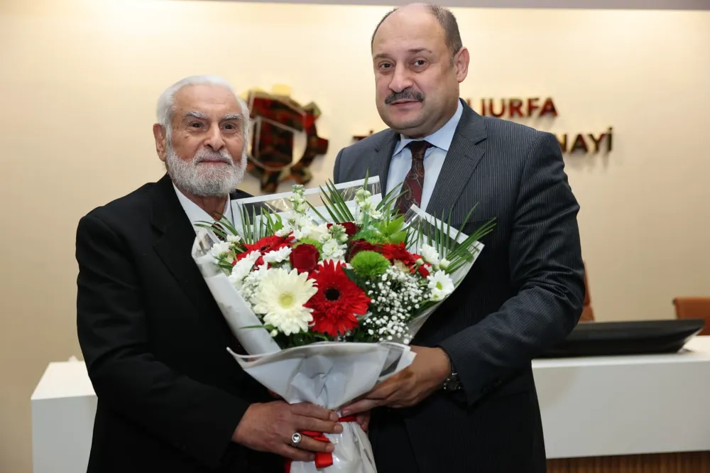 BAŞKAN GÜLPINAR’A ÖĞRETMENLER GÜNÜ SÜRPRİZİ!