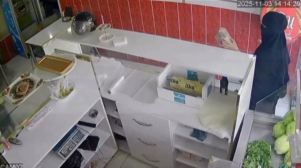 SADAKA KUTUSUNU ÇALDI