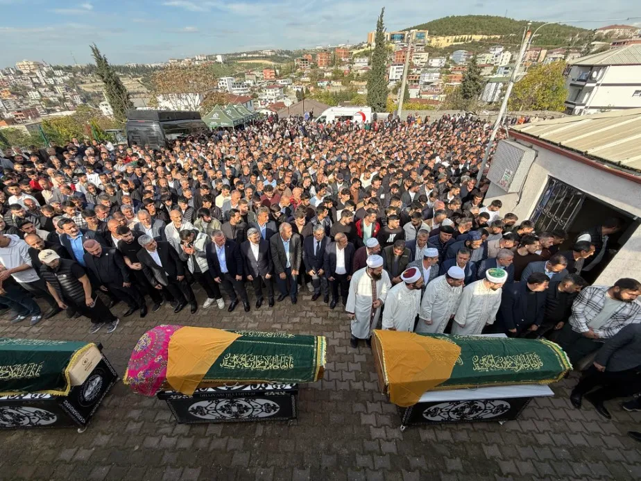 YANGINDA HAYATINI KAYBEDENLERE SON VEDA