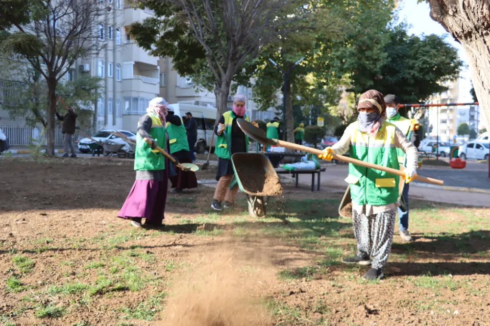 KARAKÖPRÜ’DE PARKLARDA KAPSAMLI BAKIM ÇALIŞMASI YAPILIYOR