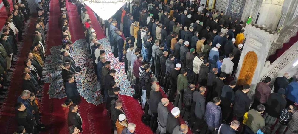 Şanlıurfa’da ilk teravih namazı kılındı