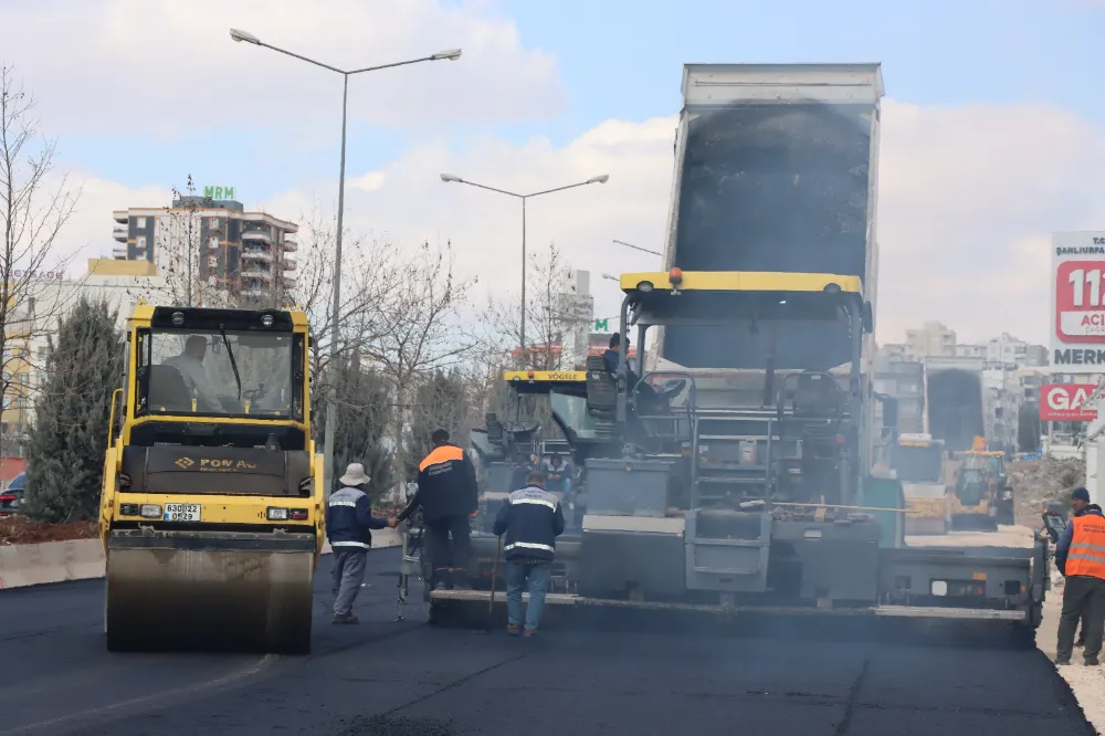 MAŞUK TOKİ YOLU’NDA ASFALT SERİMİ ÇALIŞMALARI HIZLA DEVAM EDİYOR 
