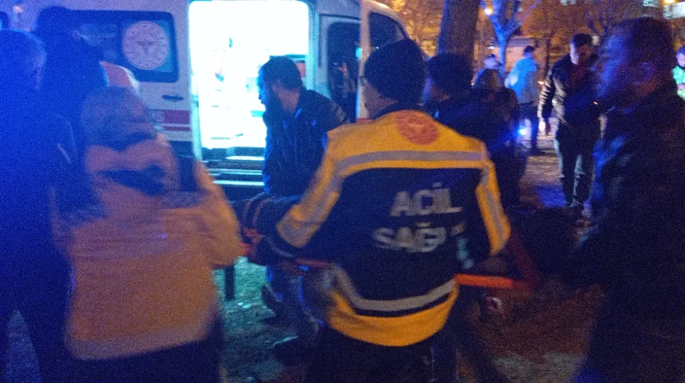 SİVEREK’TE MOTOSİKLET YAYAYA ÇARPTI: 3 YARALI