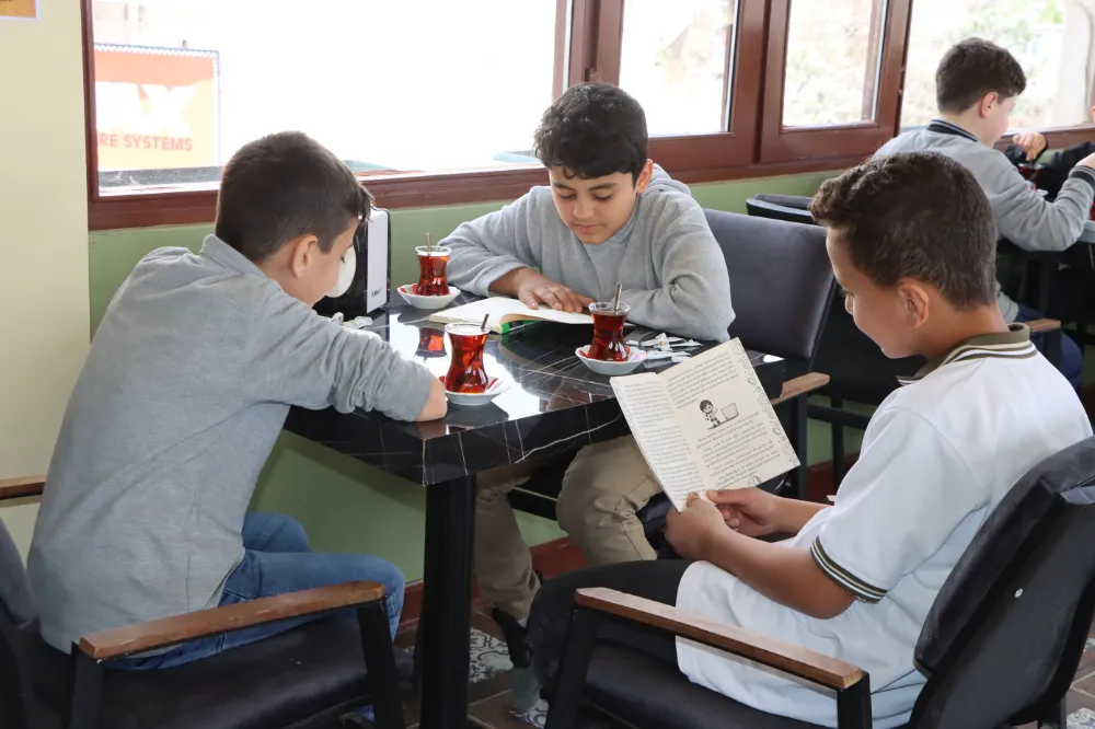 OKUMA SEVGİSİ KİTAP KAFE’DE FİLİZLENİYOR